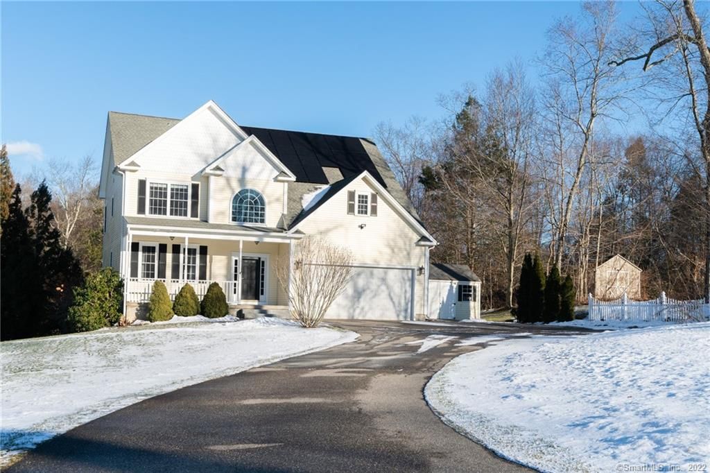 124 Comstock Trl, East Hampton, CT 06424