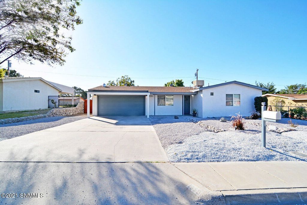 1958 Redwood St, Las Cruces, NM 88001