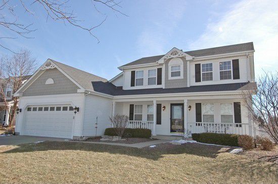 323 Valley Forge Ave, South Elgin, IL - 3 Bed, 3 Bath Single-Family