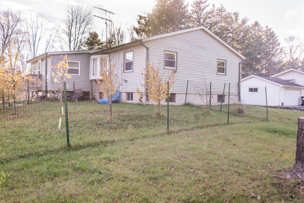 220 Park St, Redgranite, WI 54970 Trulia