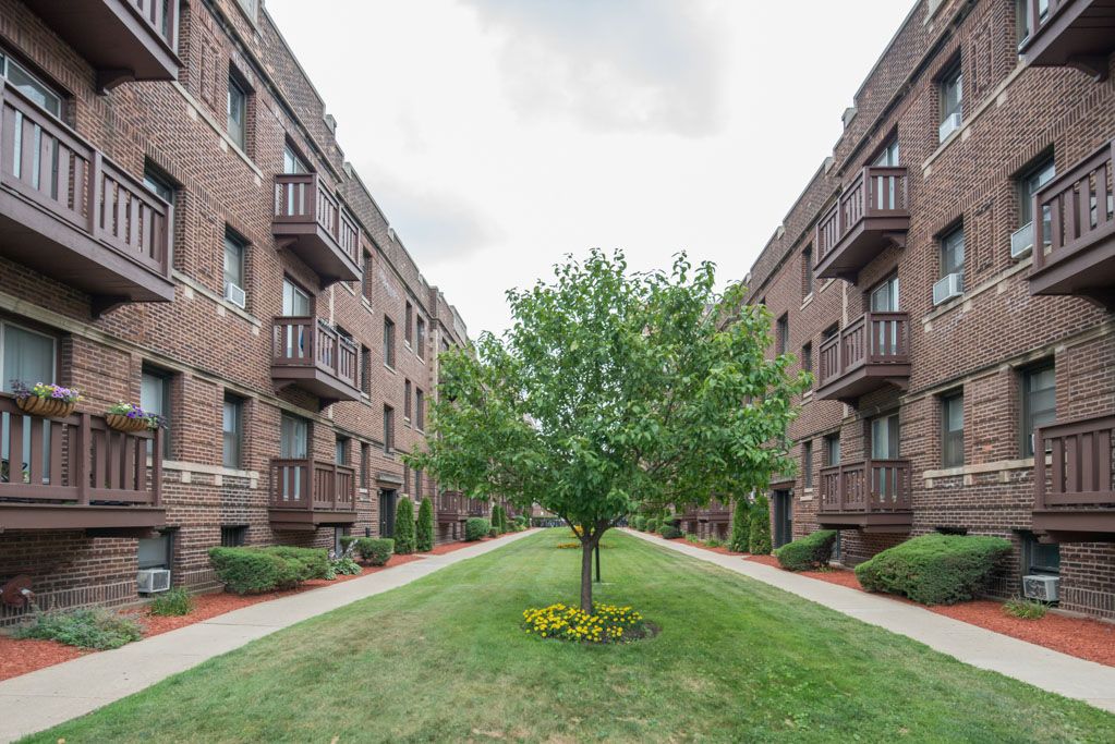 3036 N Halsted St #1A, Chicago, IL 60657