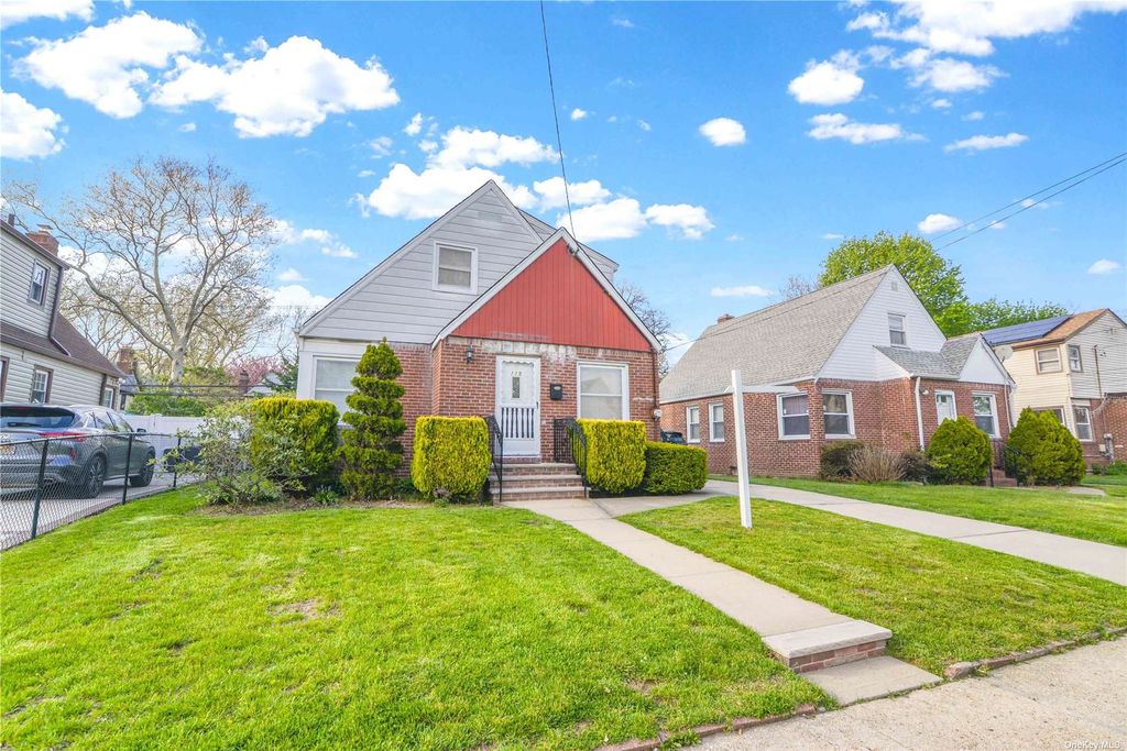 115 Wellington Street Hempstead NY 11550 See Est Value Schools More 115 Wellington Street Hempstead NY 11550 See Est Value Schools More