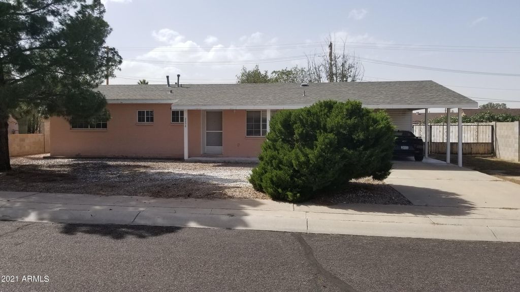 2208 S 10th Ave, Safford, AZ 85546