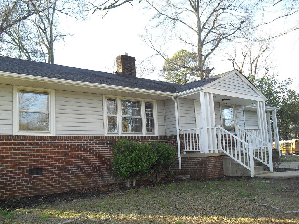 36 Mayo Dr, Greenville, SC 29605