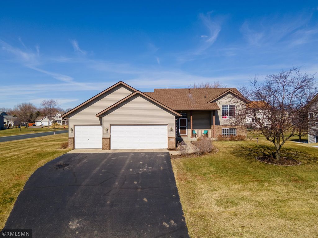 16218 Fantasia Ave, Rosemount, MN 55068