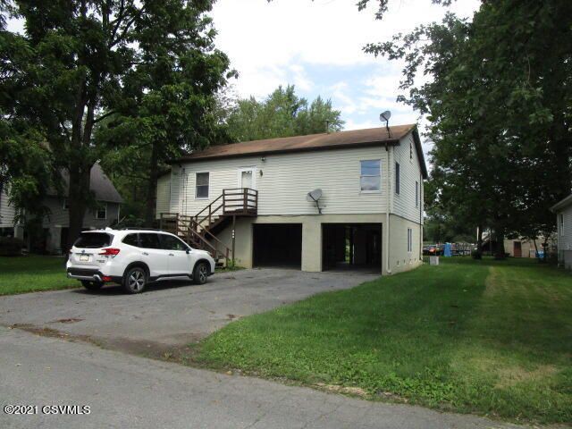 220 E Blackberry Aly, Selinsgrove, PA 17870