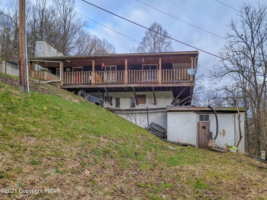 1296 Lower Smith Gap Rd, Kunkletown, PA 18058