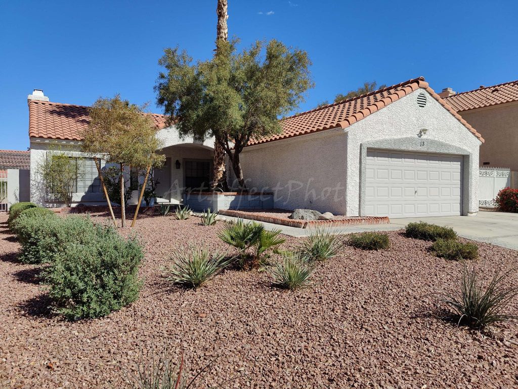 18 Jensen Dr, Henderson, NV 89074