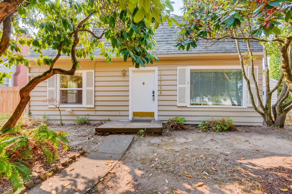 10706 NE Beech St, Portland, OR 97220