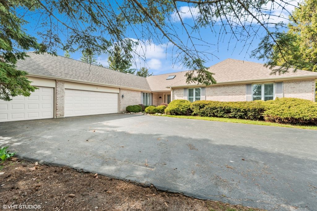 1 Hilltop Ct, Hawthorn Woods, IL 60047 Trulia