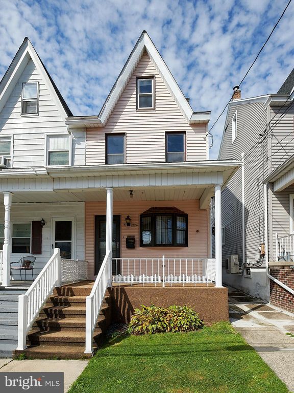 224 S 2nd St, Frackville, PA 17931