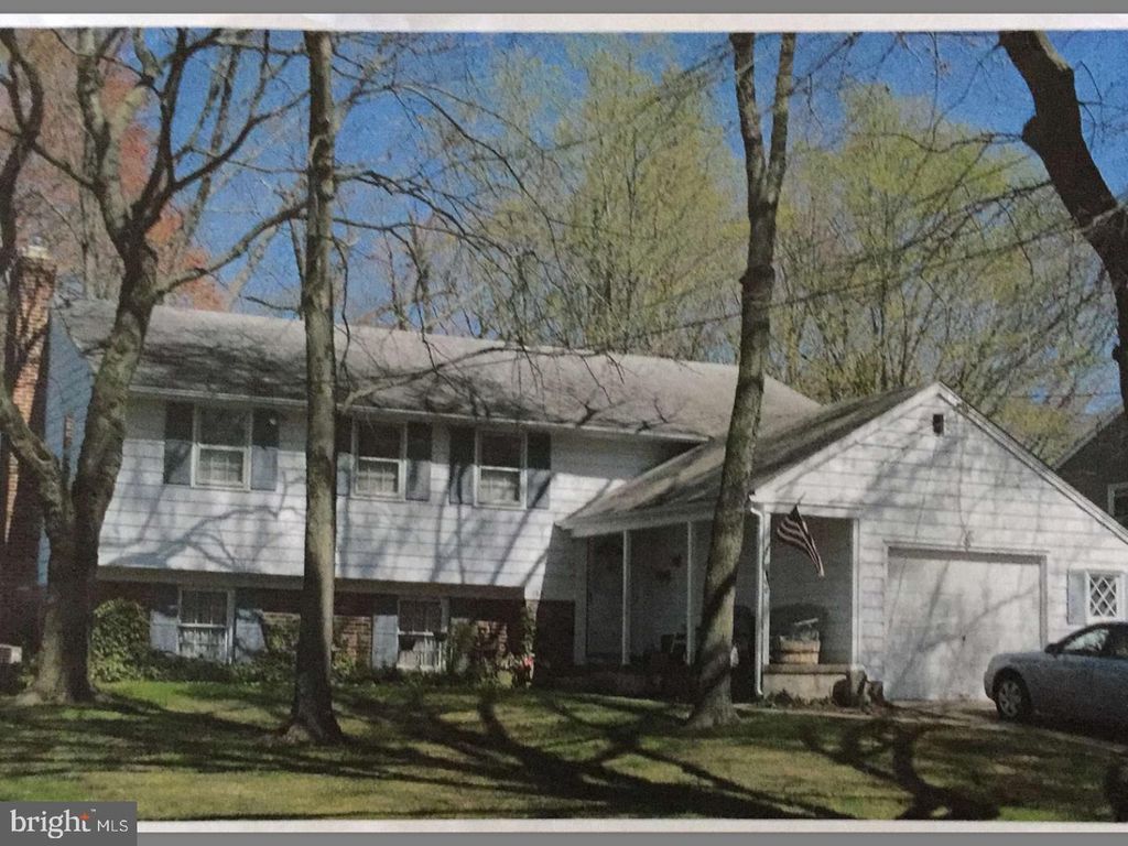 166 Pearlcroft Rd, Cherry Hill, NJ 08034