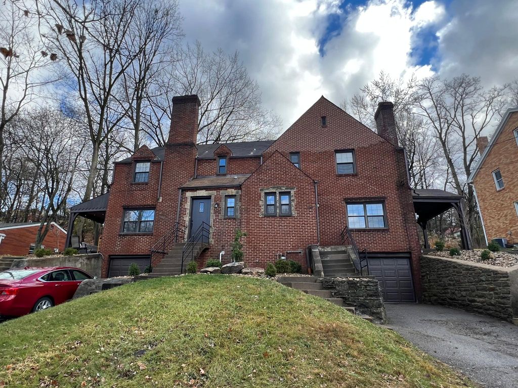 138 Mount Lebanon Blvd, Mt Lebanon, PA 15228