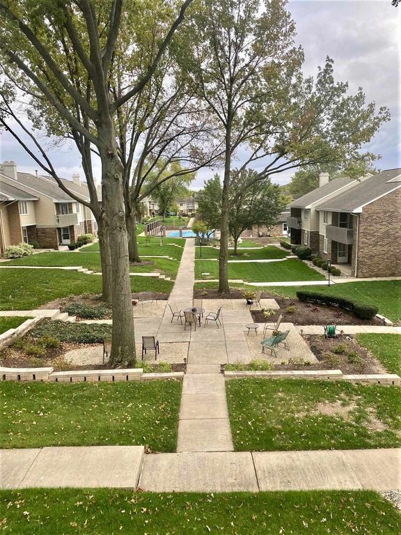 5533 S Wayne Ave #D, Fort Wayne, IN 46807
