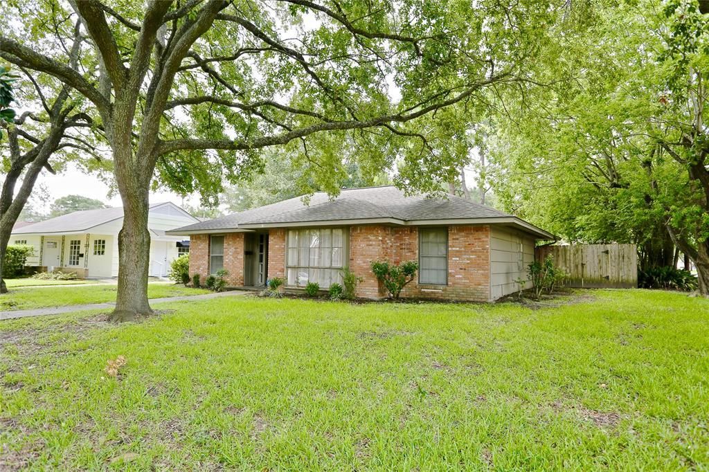 3851 Merrick St, Houston, TX 77025