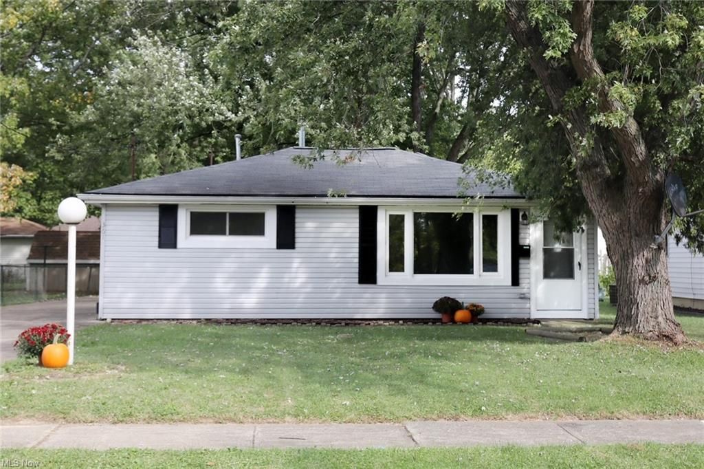 361 Wesley Ave, Elyria, OH 44035