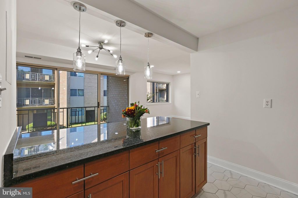 12200 Braxfield Ct #10/208, Rockville, MD 20852