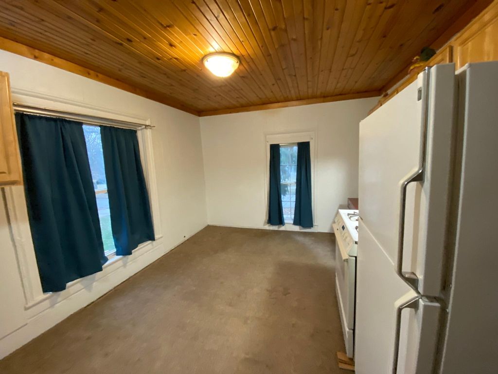 607 S Main St #3, Olivet, MI 49076