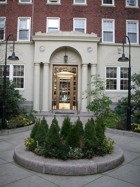 1401 Beacon St, Brookline, MA 02446