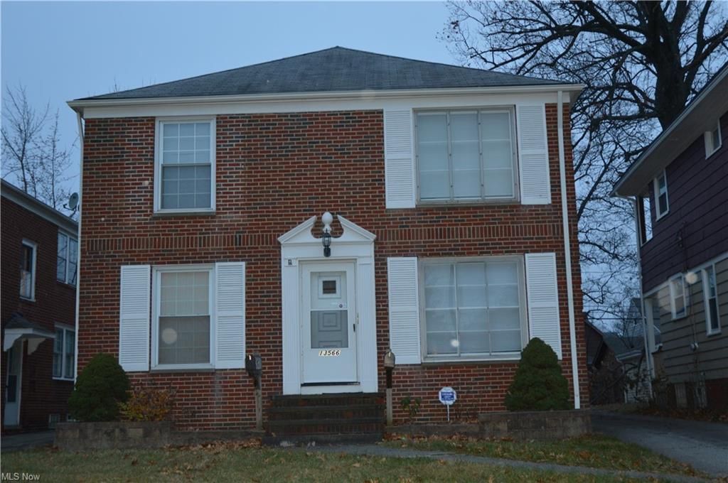 13566 Cedar Rd, University Heights, OH 44118