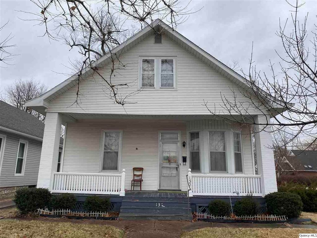 132 N 25th St, Quincy, IL 62301