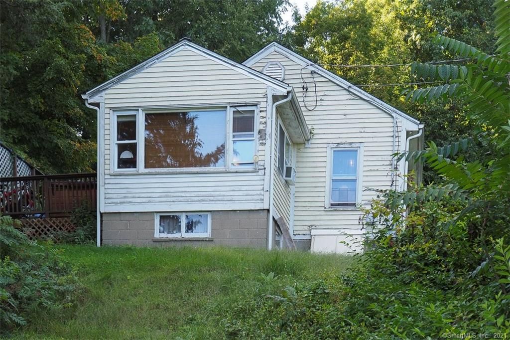 701 River Rd, Shelton, CT 06484