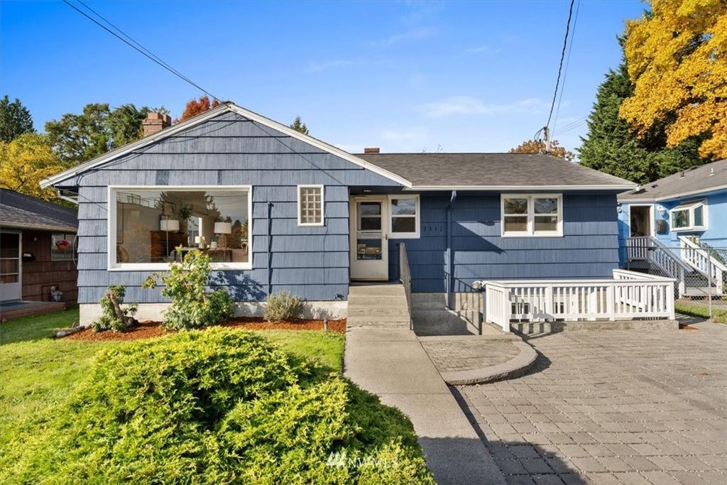 7351 23rd Ave NE, Seattle, WA 98115