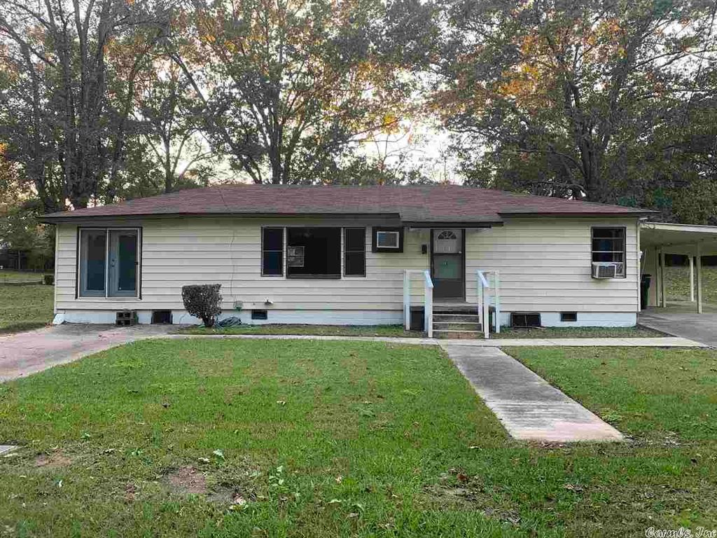1426 N Roselawn Ave, El Dorado, AR 71730