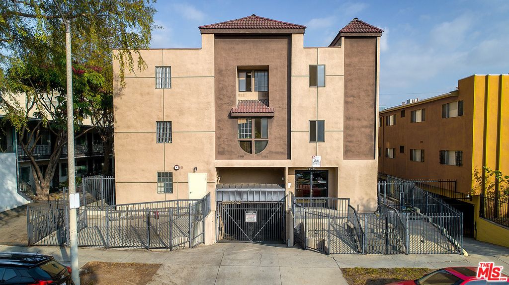 226 S Serrano Ave, Los Angeles, CA 90004