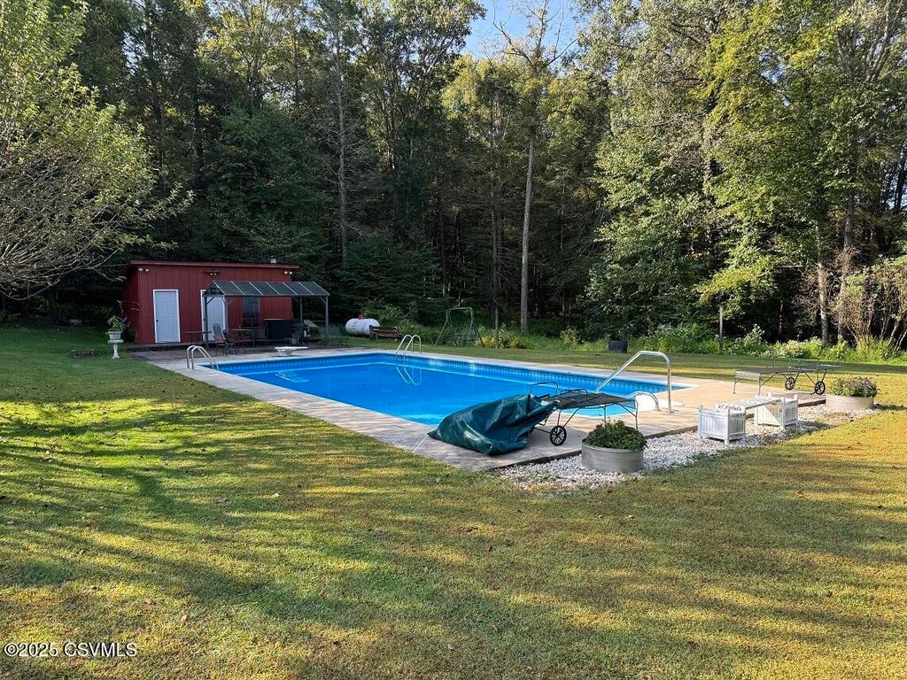 view 5th full size image of this home