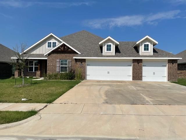 4010 Bridle Path Ln, Sanger, TX 76266