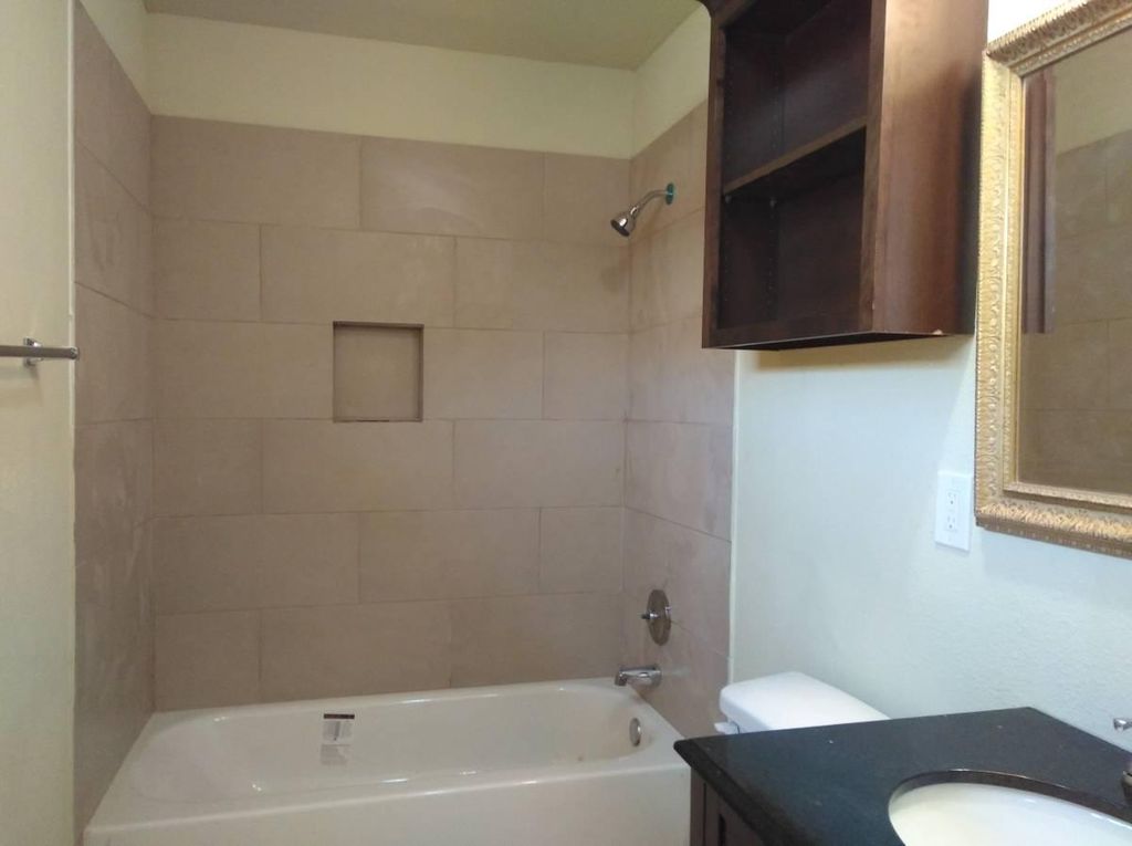 4246 Carl St, Dallas, TX 75210