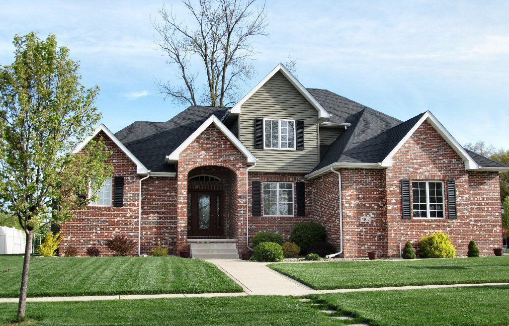 4102 Abercrombie Dr, Chesterton, IN 4 Bed, 2.5 Bath SingleFamily