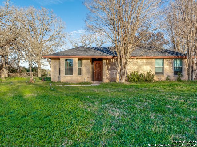 117 COUNTRY ACRES DR, Adkins, TX 78101