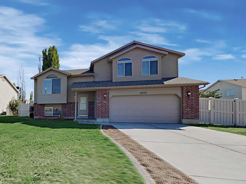 1693 W 675 N, Clearfield, UT 84015
