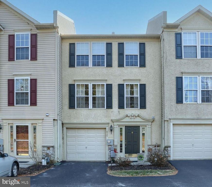 990 Fern Hill Rd 636, West Chester, PA 19380 2 Bed, 3 Bath Single