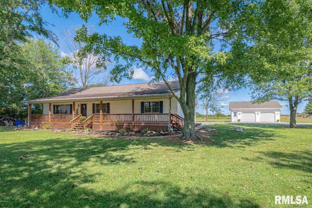 17184 Classic Rd, Marion, IL 62959