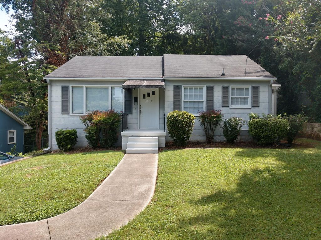 1307 Kenwood St, Winston Salem, NC 27103