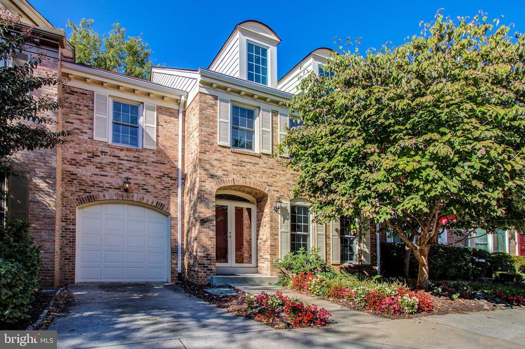 10132 Crestberry Pl, Bethesda, MD 20817