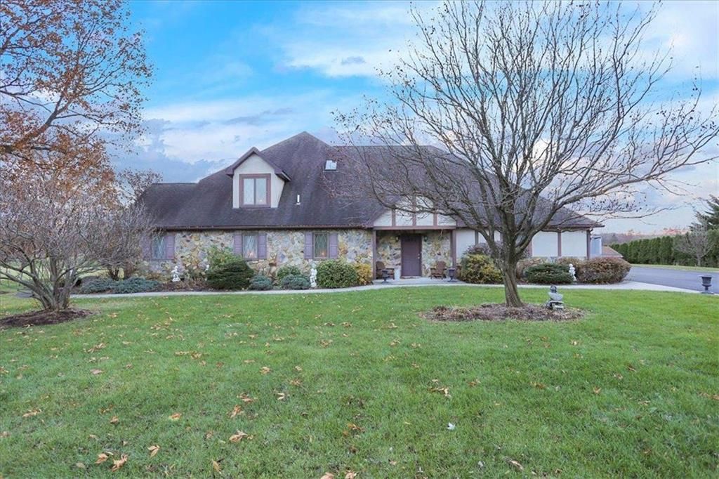 17 Augusta Ln, Fleetwood, PA 19522
