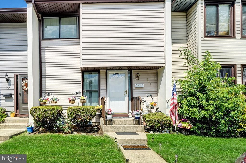 261 Bolton Rd, Hightstown, NJ 08520