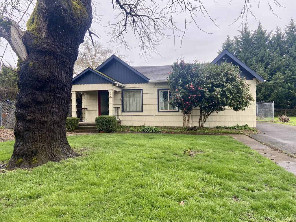 624 SW Cedarwood Ave, McMinnville, OR 97128