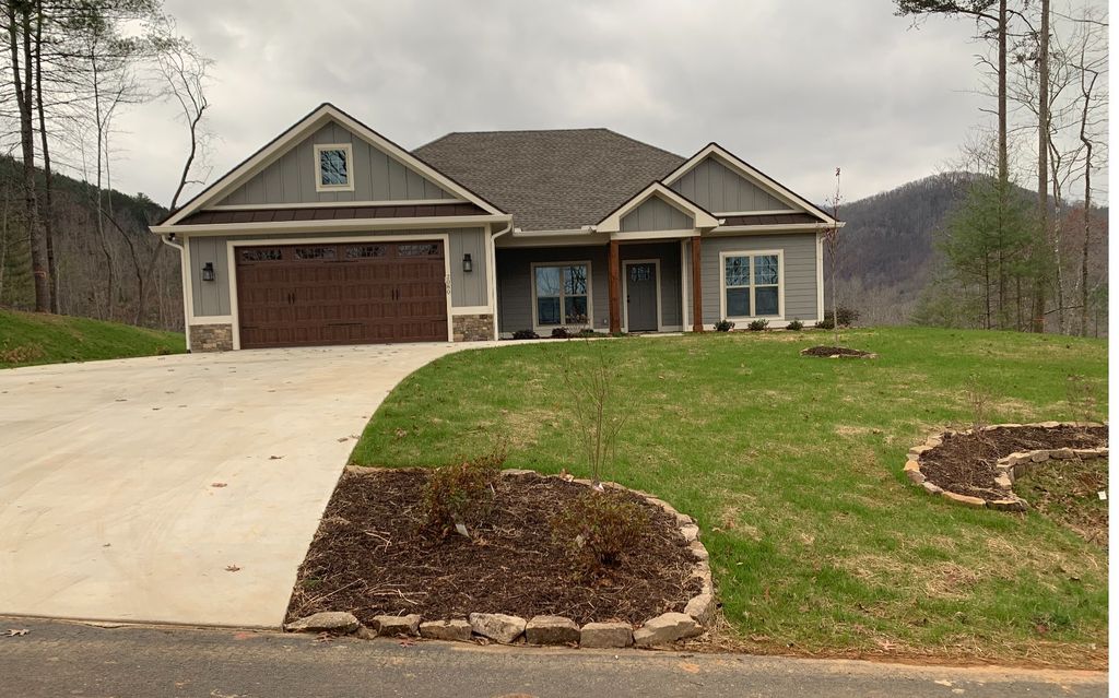 2080 Gallatin Rd, Young Harris, GA 3 Bed, 2 Bath SingleFamily Home