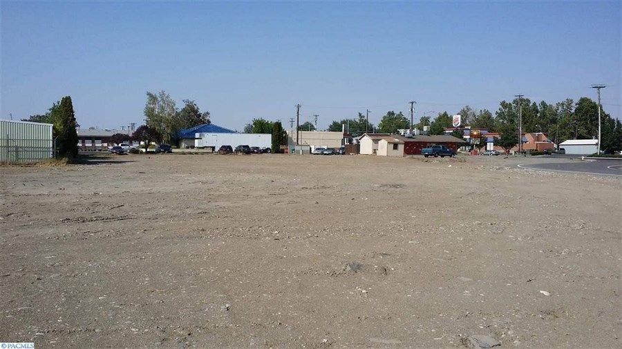 18 W 12th Pl, Kennewick, WA 99337
