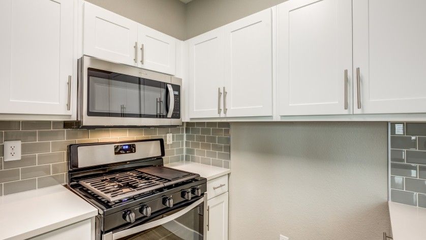 6765 Tulip Falls Dr, Henderson, NV 89011