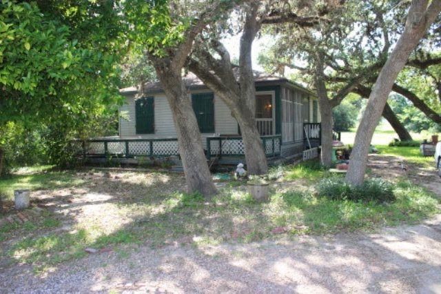 335 Grand Oak St #1, Palacios, TX 77465