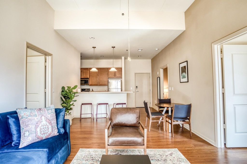 101 Falls Park Dr #2L, Greenville, SC 29601