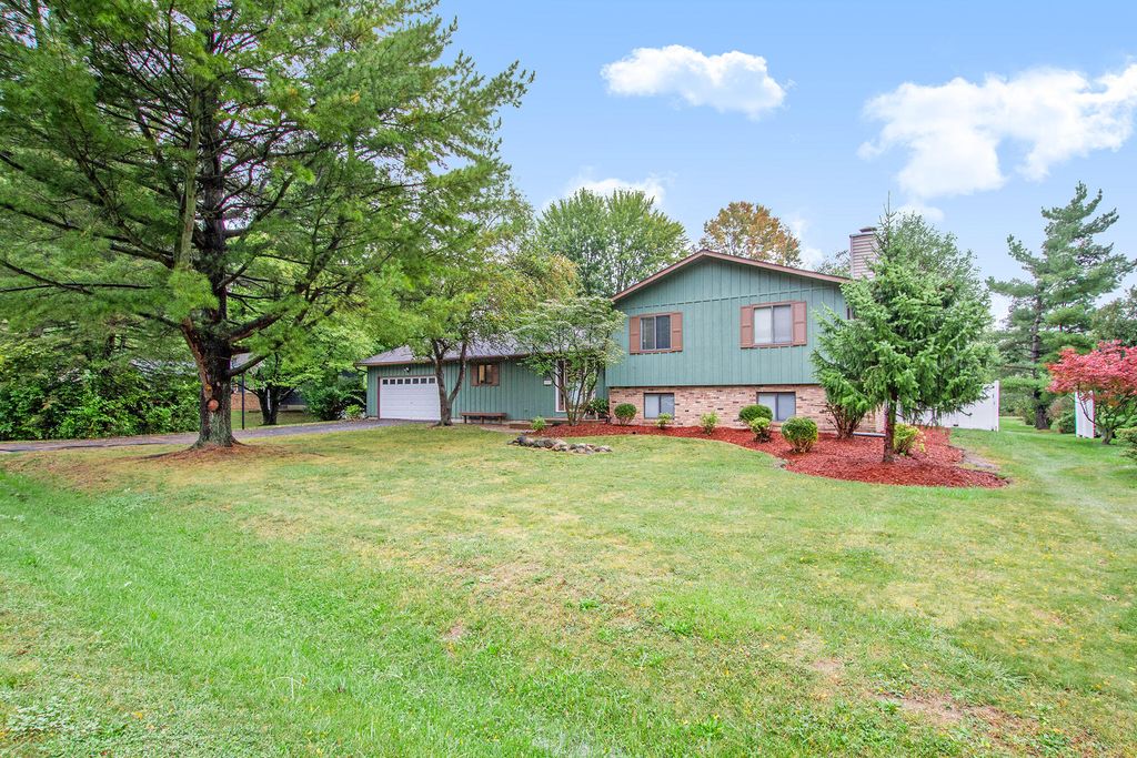 6967 Paddock Ln, Jackson, MI 49201