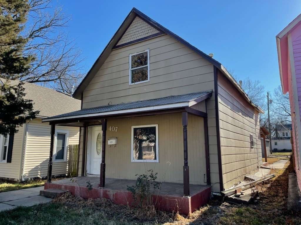 407 E 5th St, Newton, KS 67114