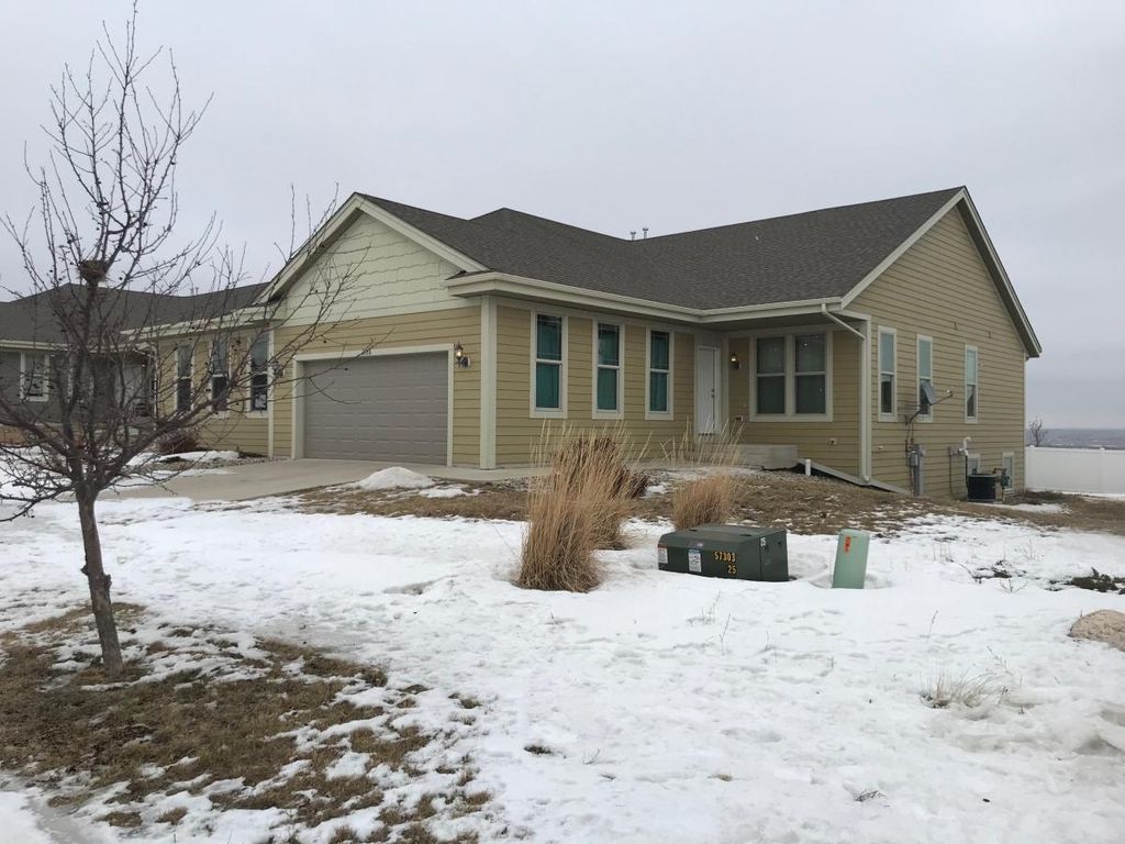 3108 Golden Vista Ave, Williston, ND 58801